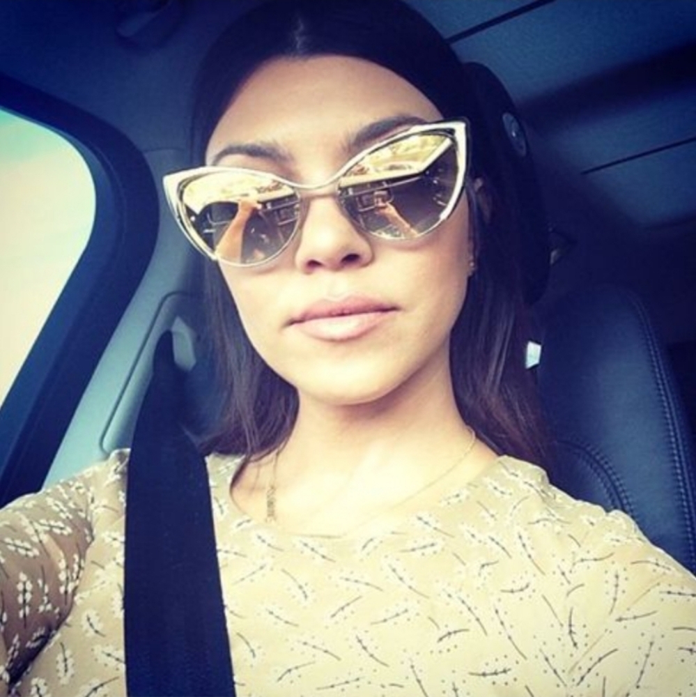 Meet your Posher, Denela